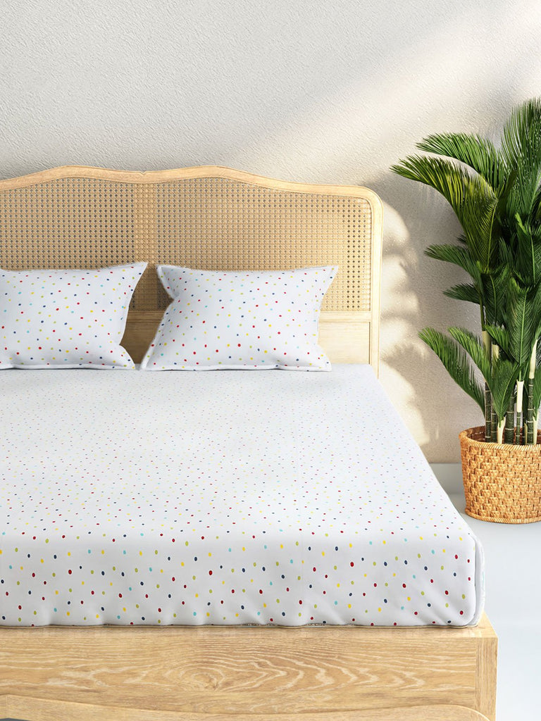 Westside Home Multicolour Dotted King Bedsheet With Two Pillowcases