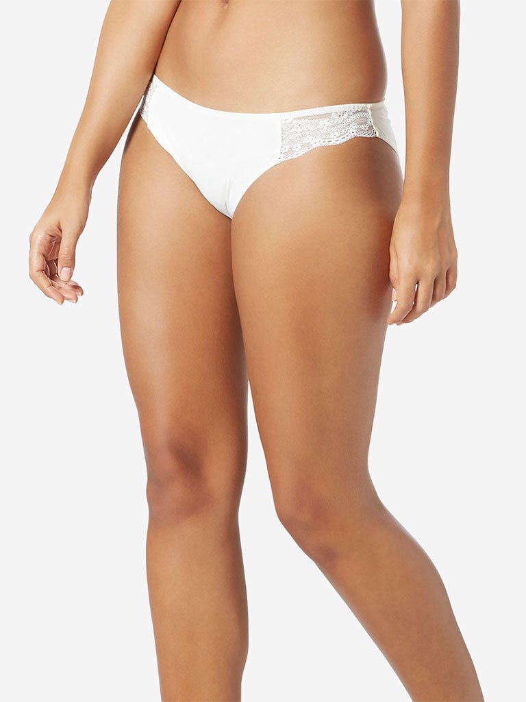 Wunderlove Off-White Lace Pattern Briefs