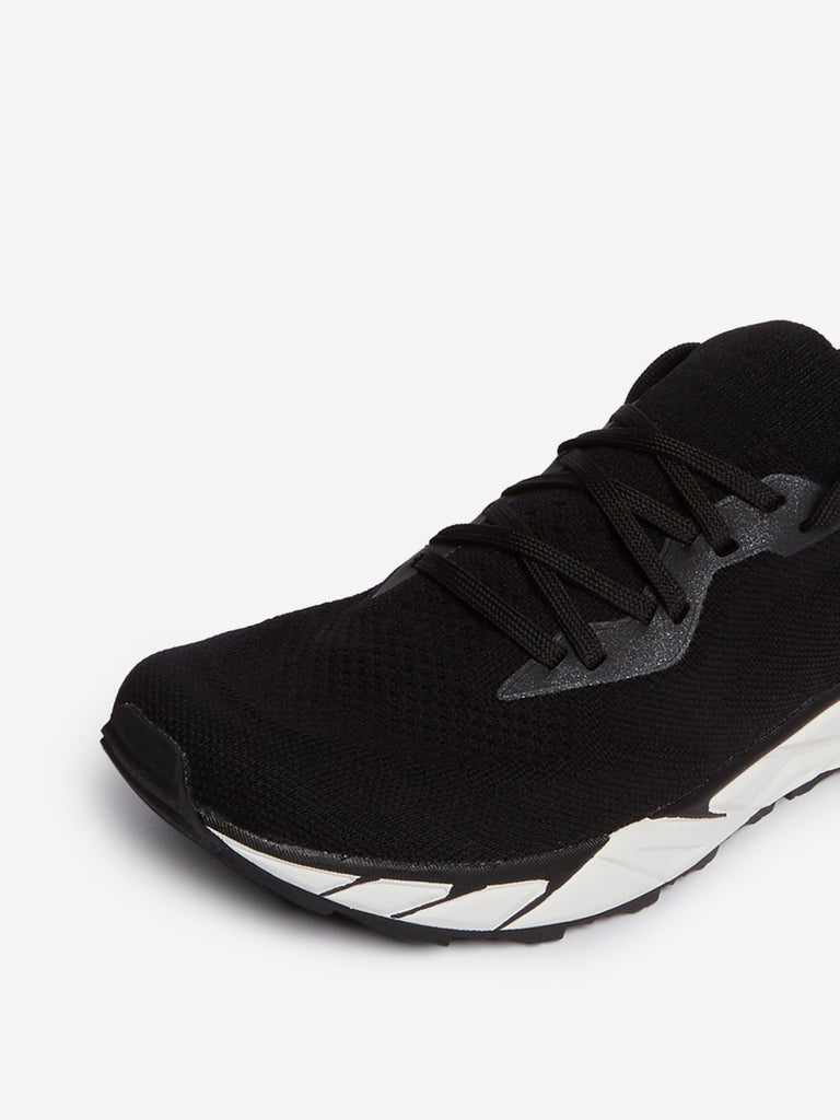 SOLEPLAY Black Lace-Up Slip-On Sneakers