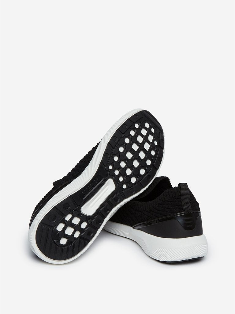 SOLEPLAY Black Weave Pattern Slip-On Sneakers