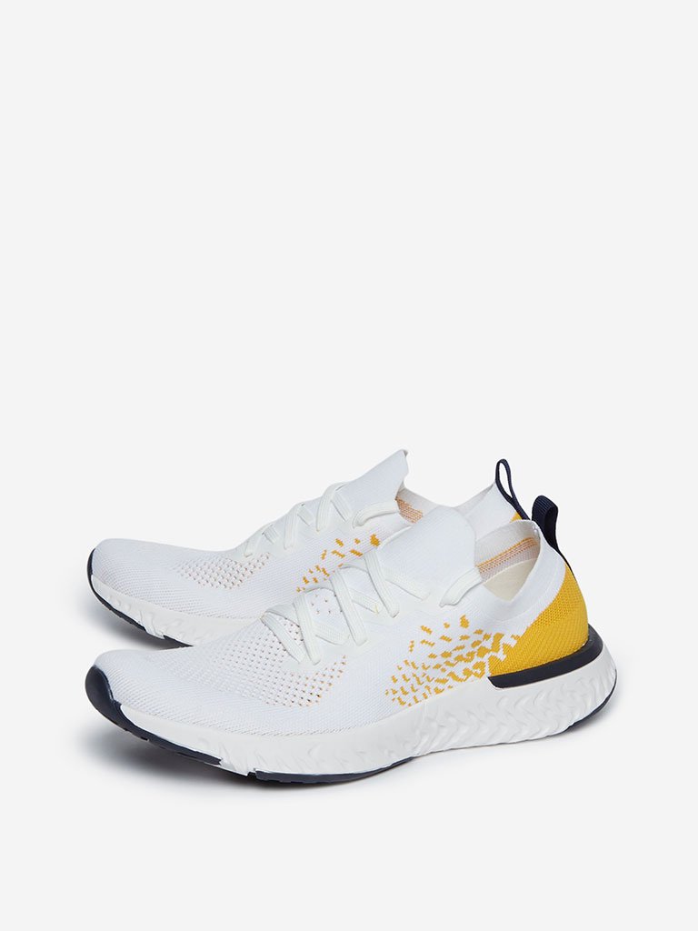 SOLEPLAY White Brushstroke Pattern Sneakers