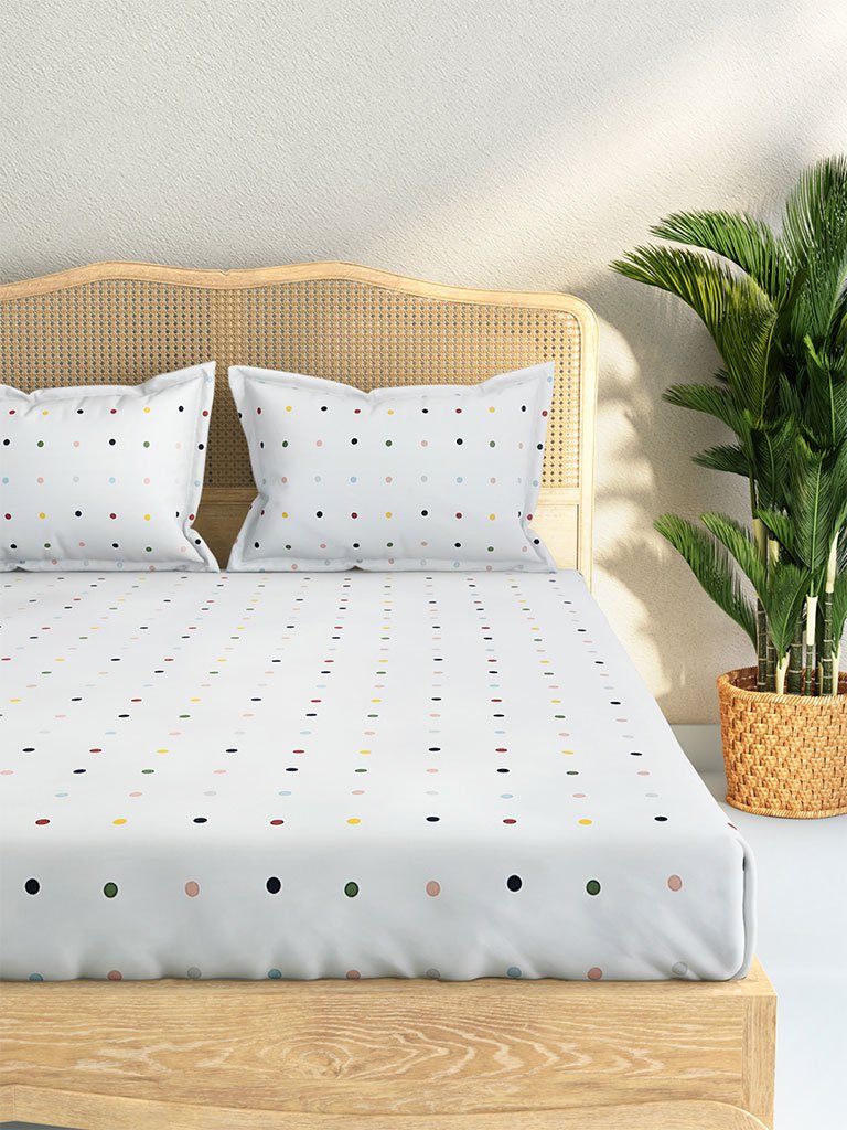 Westside Home Multicolour Dotted Double Bedsheet With Two Pillowcases Set