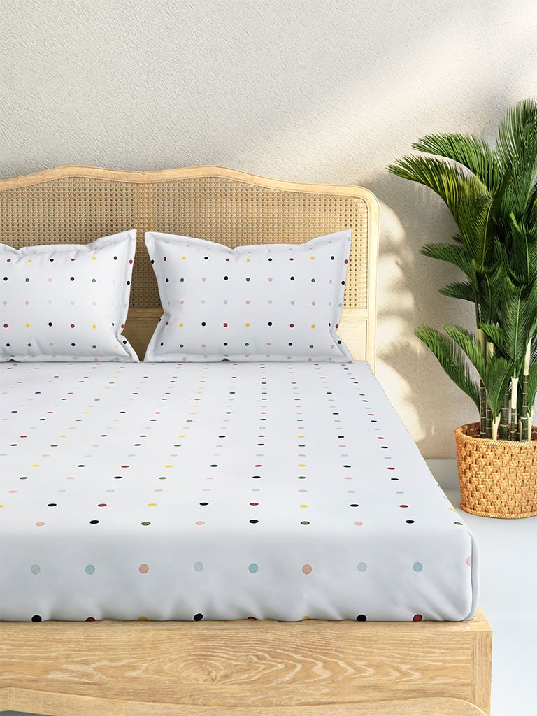 Westside Home Multicolour Dotted King Bedsheet With Two Pillowcases Set