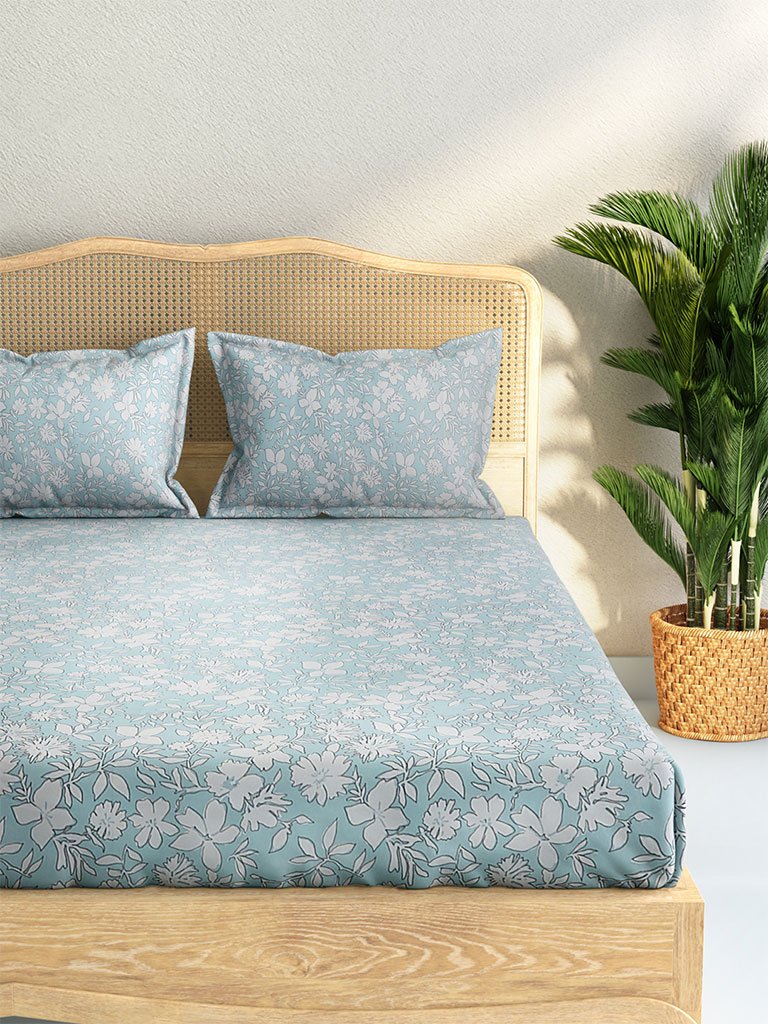 Westside Home Blue Floral King Bedsheet With Two Pillowcases Set