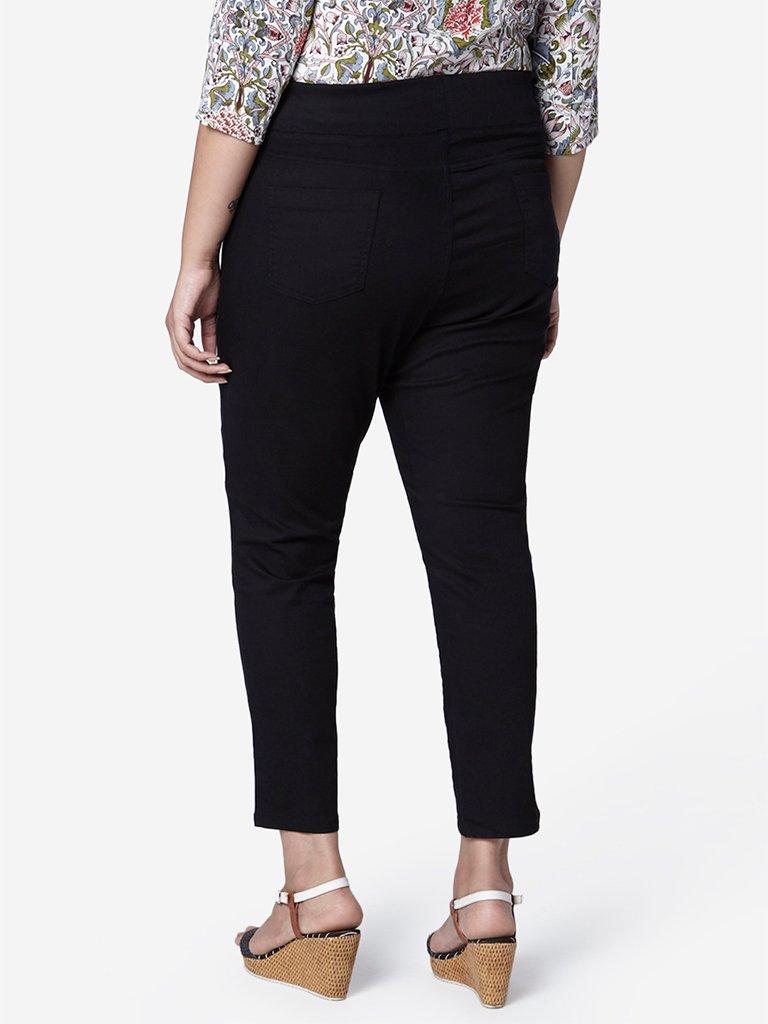 Gia Curve Black Cropped Jeans