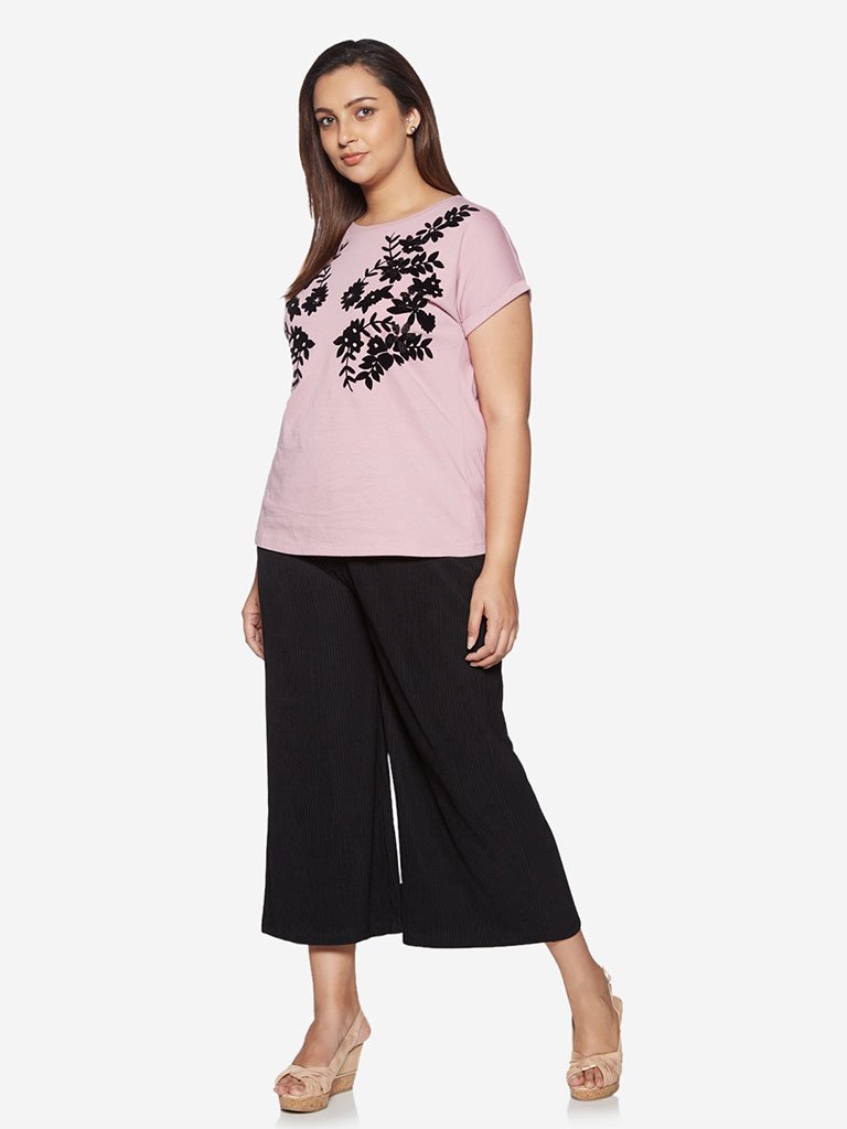 Gia Curve Black Self-Patterned Pierce Culottes
