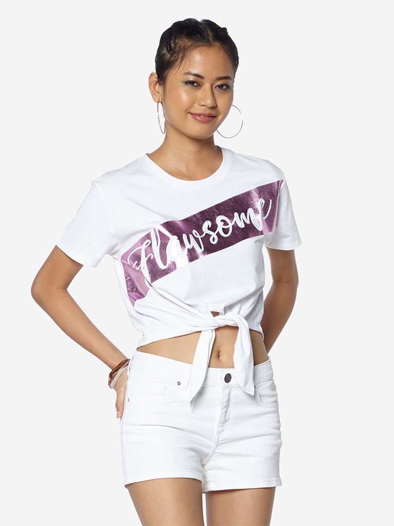 Nuon White Erica Text Printed Cropped T-Shirt