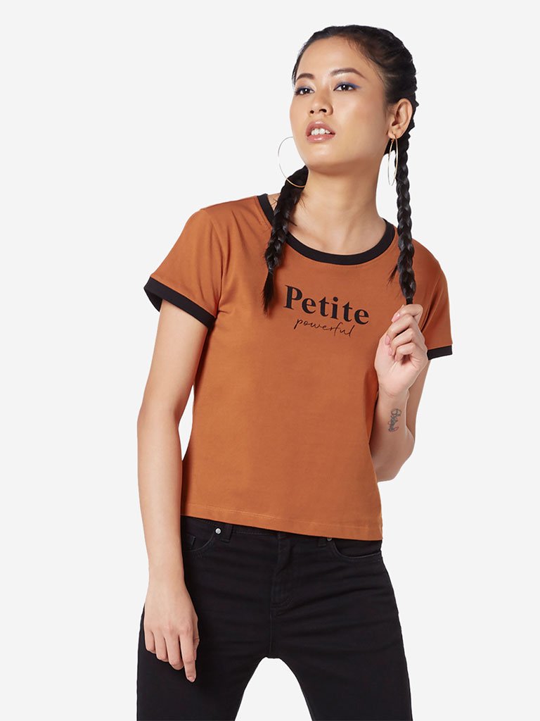 Nuon Tan Text Print Crewneck T-Shirt