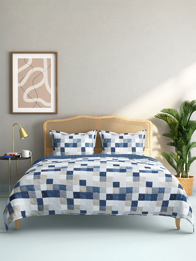 Westside Home Blue Double Quilted Bedcover With Two Pillowcases