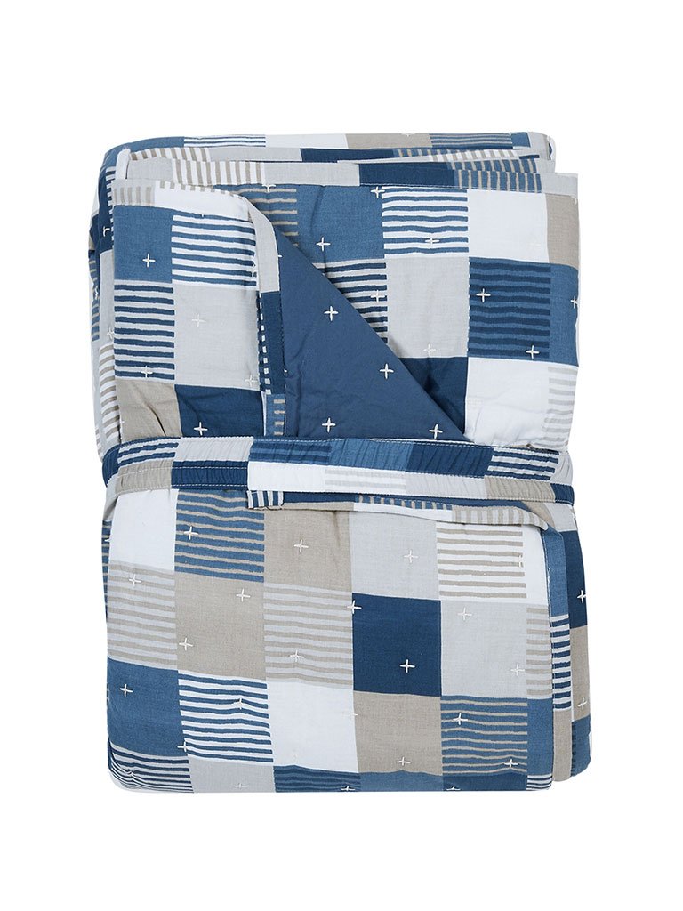 Westside Home Blue Double Quilted Bedcover With Two Pillowcases