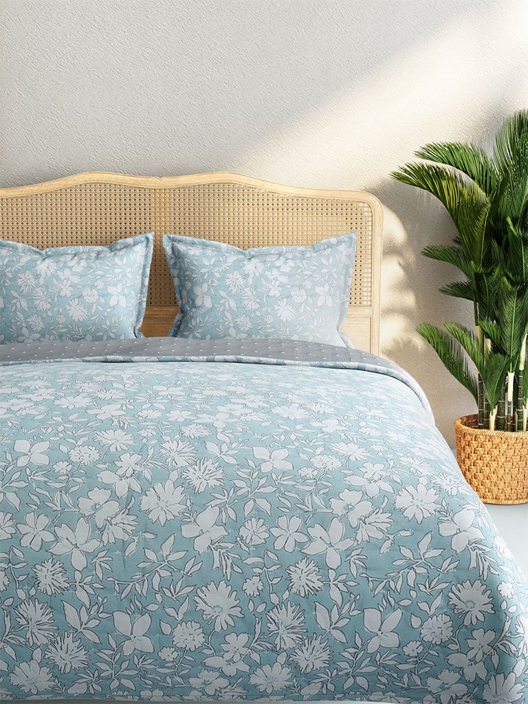 Westside Home Light-Blue Tropical Print Double Quilted Bed Cover And Two Pillowcases Set
