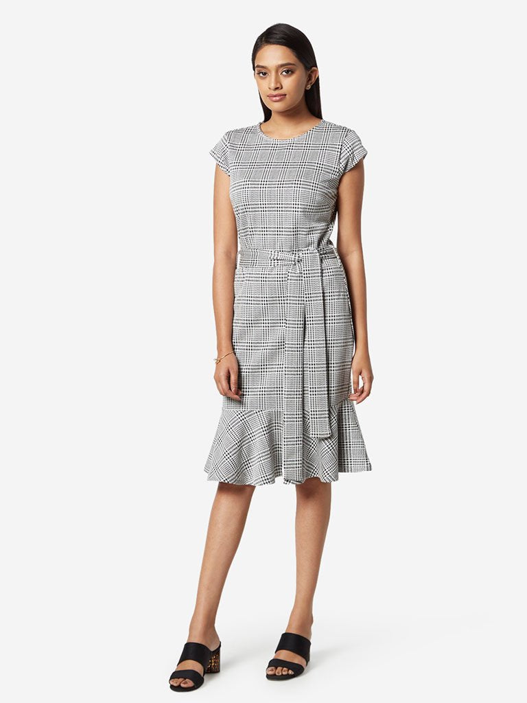 Wardrobe Black and White Dress With Belt