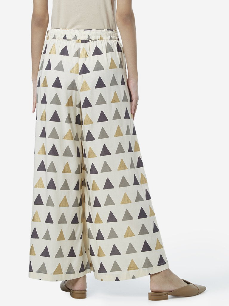 Utsa Off White Triangle Print Palazzos