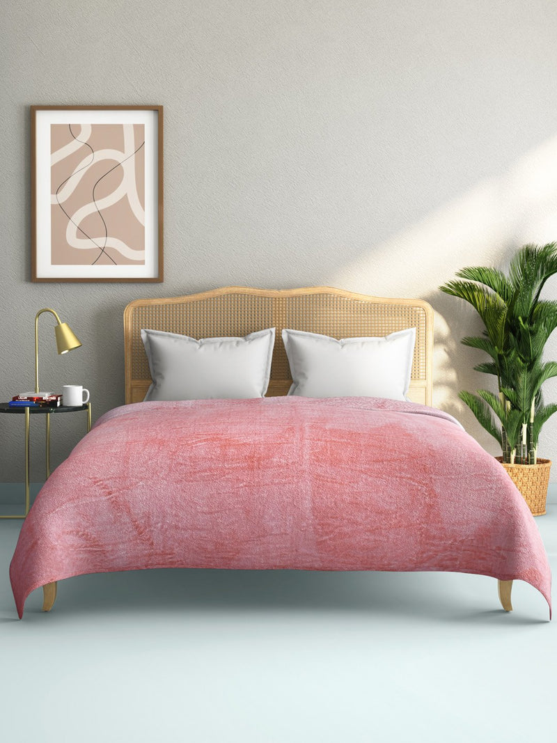 Westside Home Light Pink Double Quick-Dry Fleece Blanket