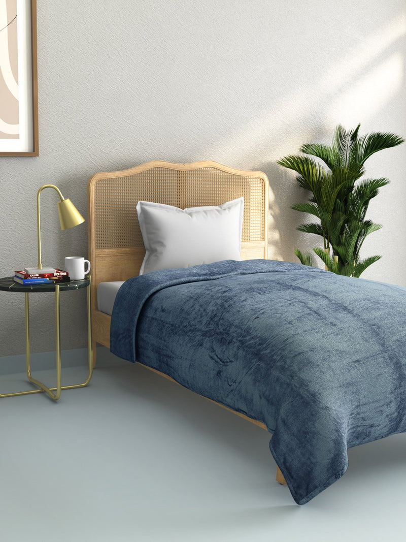 Westside Home Grey Single Quick-Dry Fleece Blanket