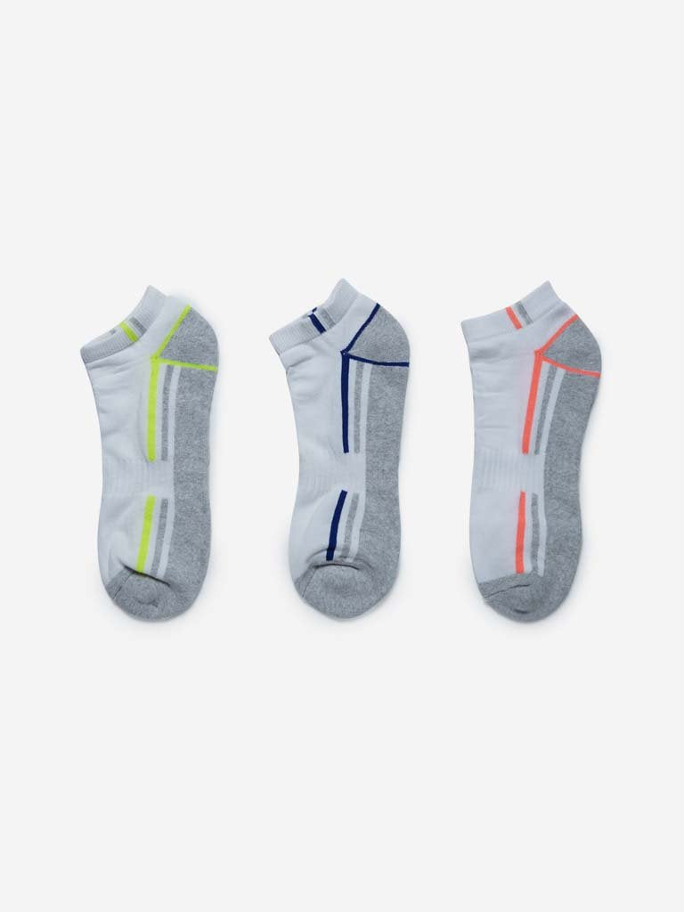 WES Lounge White Sports Socks Set of Three