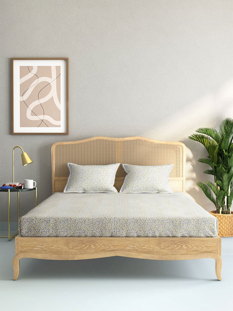 Westside Home Multicolour Dot Printed Double Bedsheet With Two Pillowcases