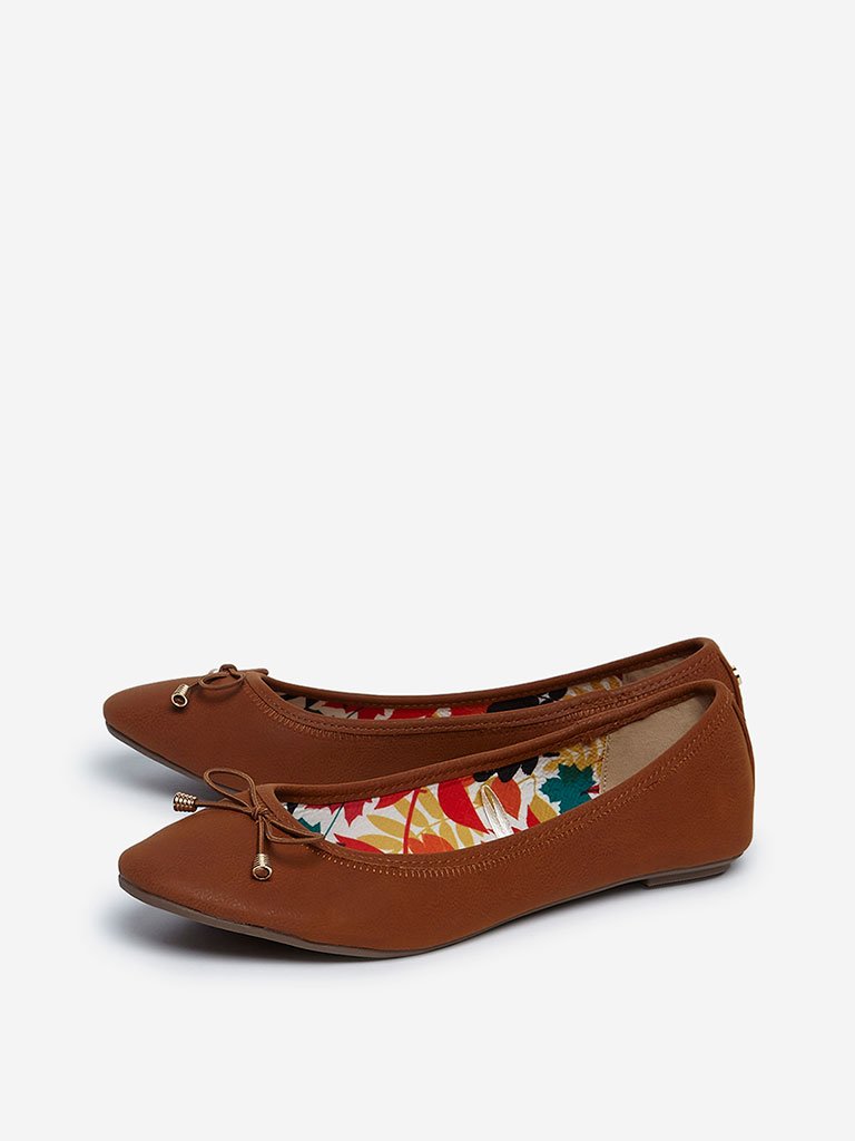 LUNA BLU Tan Bow-Detail Ballet Shoes