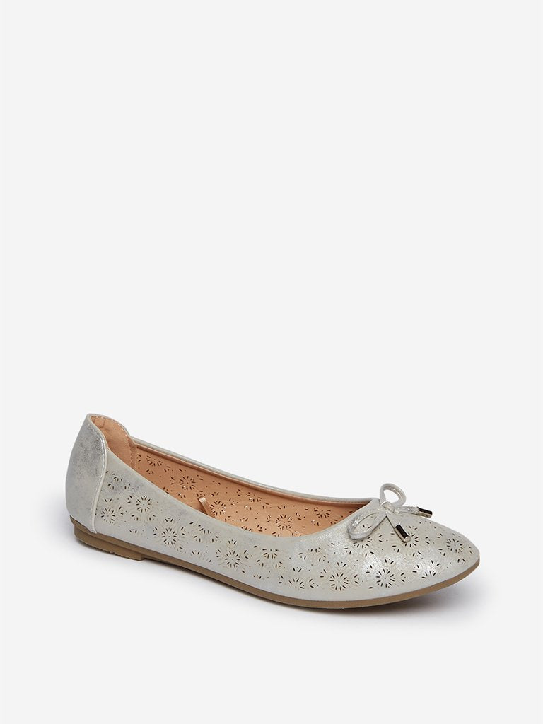 LUNA BLU Silver Laser-Cut Design Ballet Flats