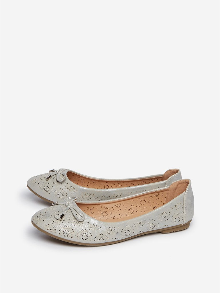 LUNA BLU Silver Laser-Cut Design Ballet Flats