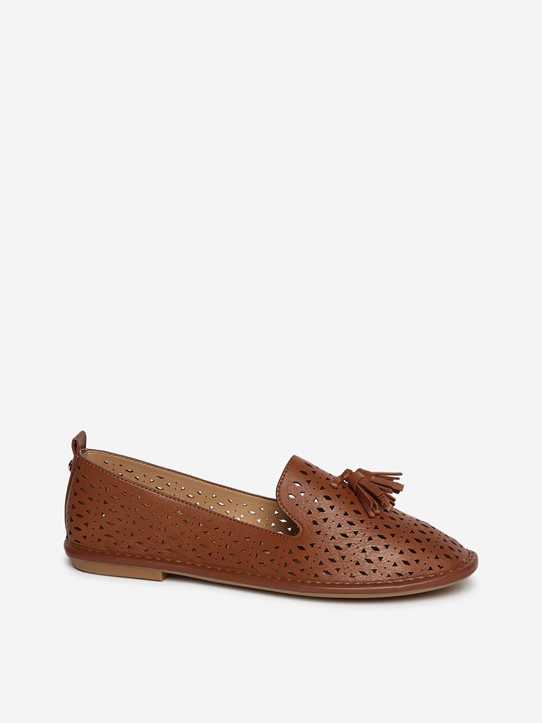 LUNA BLU Tan Laser-Cut Patterned Loafers