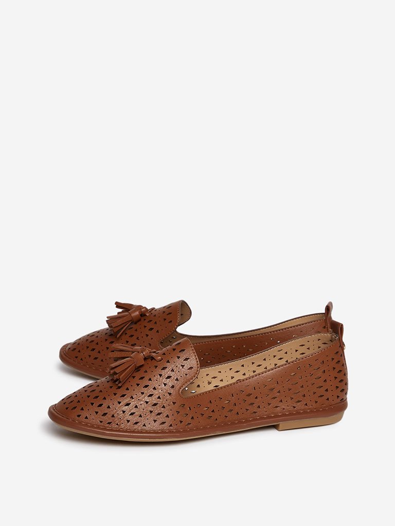 LUNA BLU Tan Laser-Cut Patterned Loafers