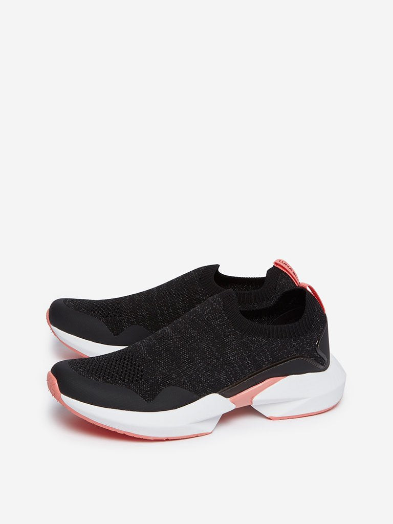 LUNA BLU Black Knitted Slip-On Sneakers