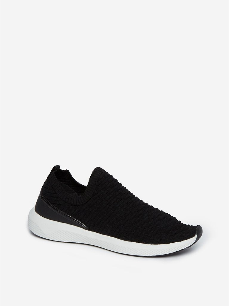 SOLEPLAY Black Weave Pattern Slip-On Sneakers