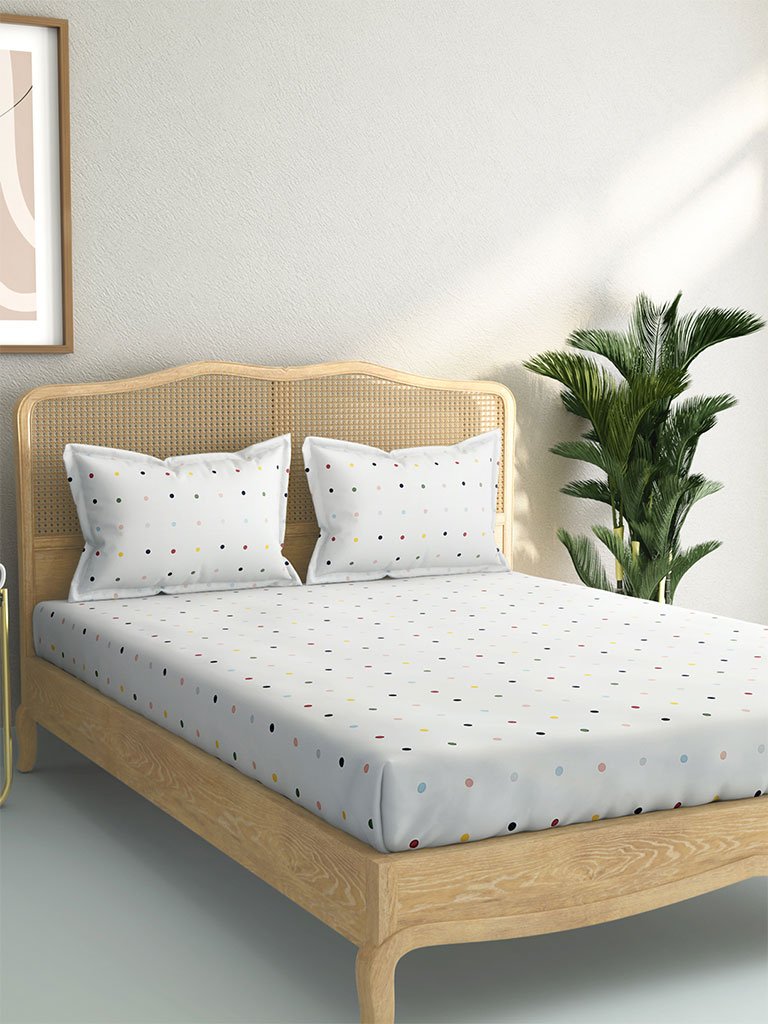Westside Home Multicolour Dotted King Bedsheet With Two Pillowcases Set
