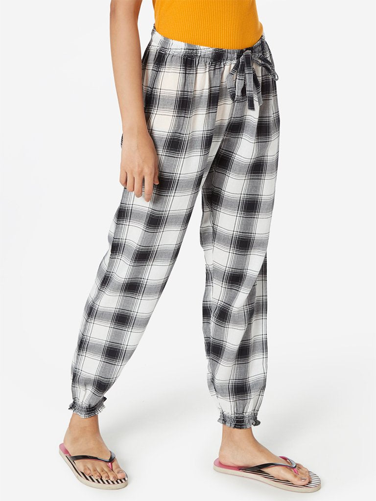 Wunderlove Black And White Checkered Pyjamas