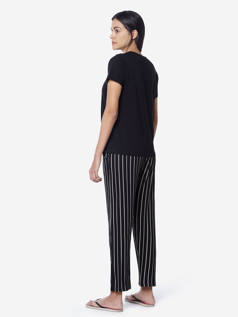 Wunderlove Black T-Shirt And Pyjamas Set