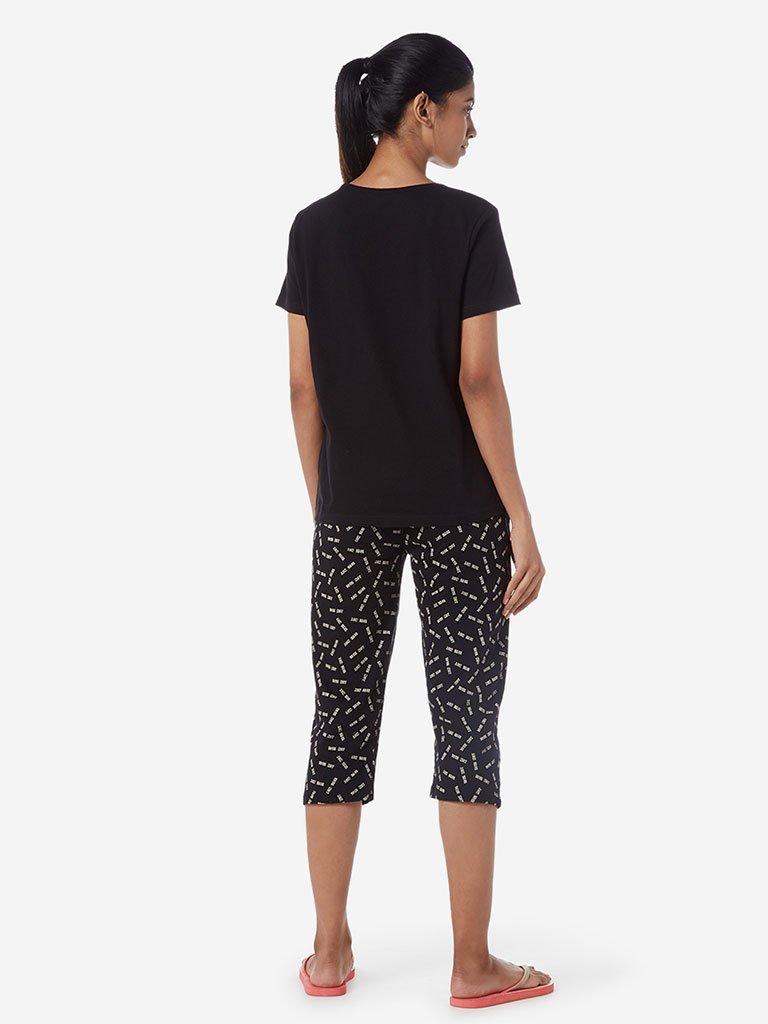 Wunderlove Black Printed T-Shirt And Capris Set