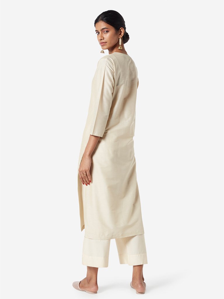 Utsa Off White Embroidered Straight Kurta