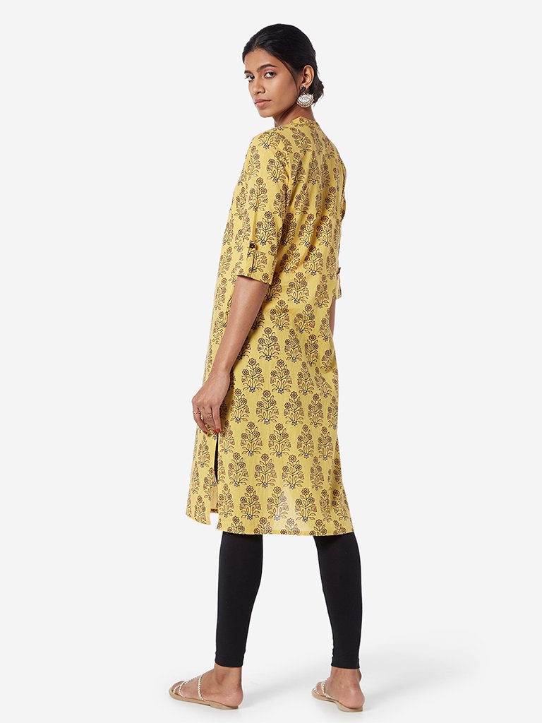 Utsa Yellow Floral Printed Straight Kurta
