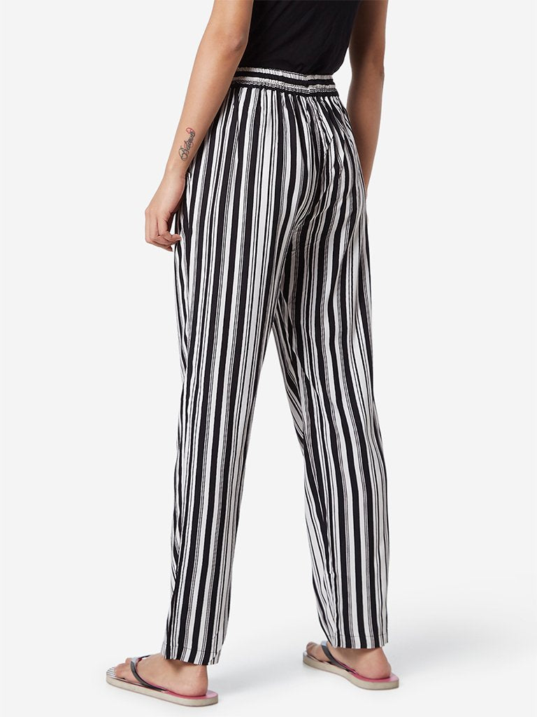 Wunderlove White Striped Pyjamas