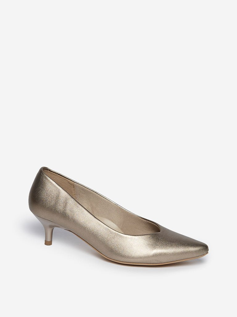 LUNA BLU Gold Pointy Pumps