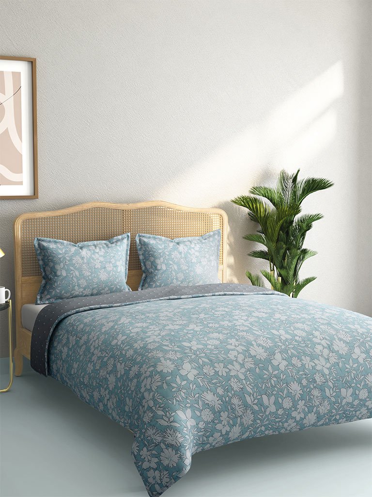 Westside Home Light-Blue Tropical Print Double Quilted Bed Cover And Two Pillowcases Set