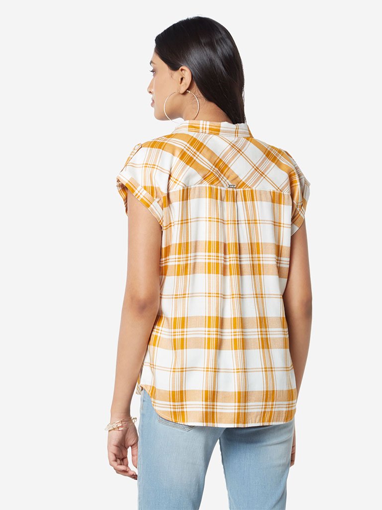 LOV Light-Brown And White High-Low Topaz Top