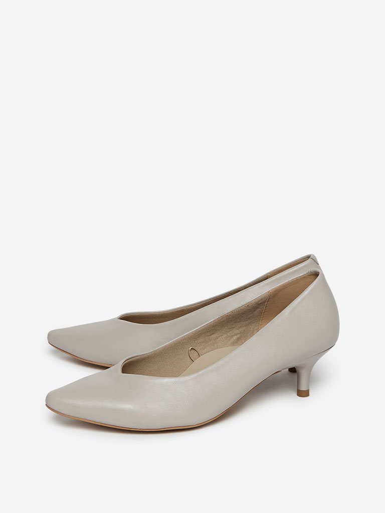 LUNA BLU Light Grey Comfort Fit Pointy Pumps