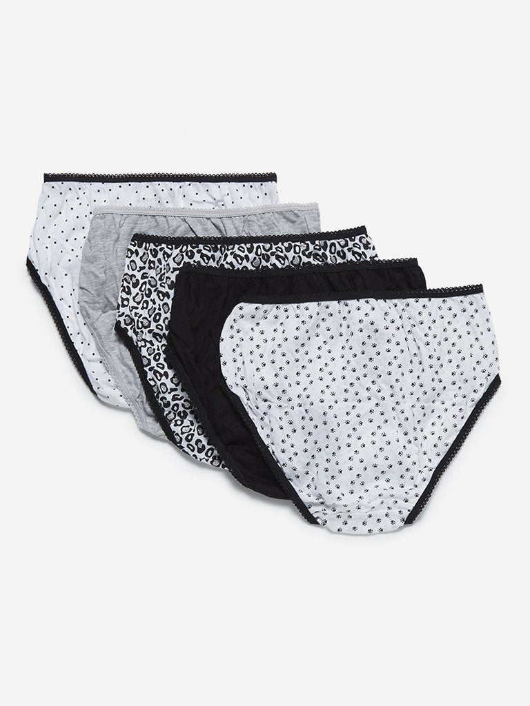 Y&F Kids Black Set of Five Briefs
