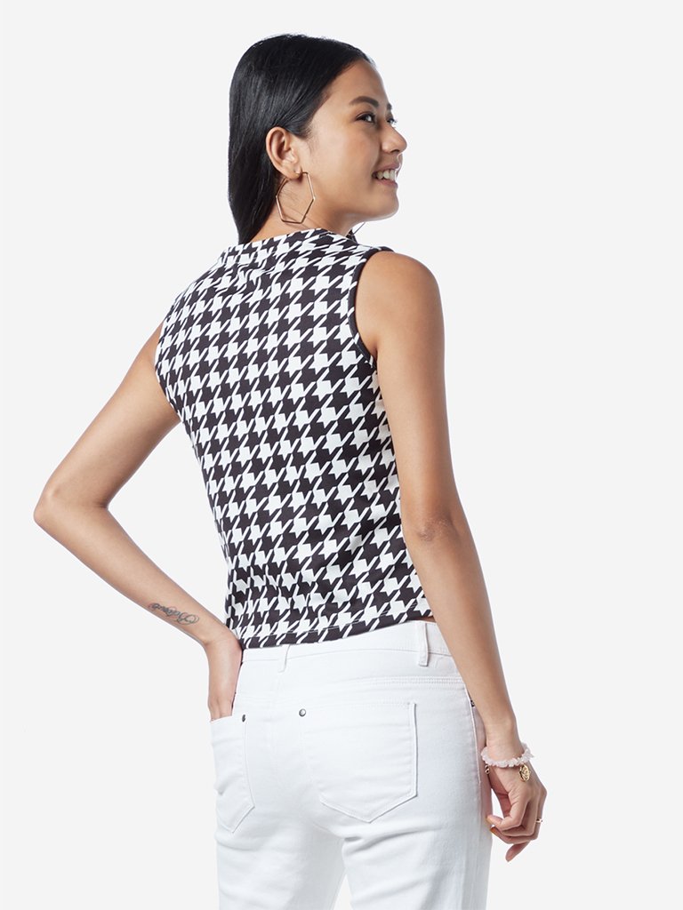 Nuon Black Houndstooth Pattern Crop-Top