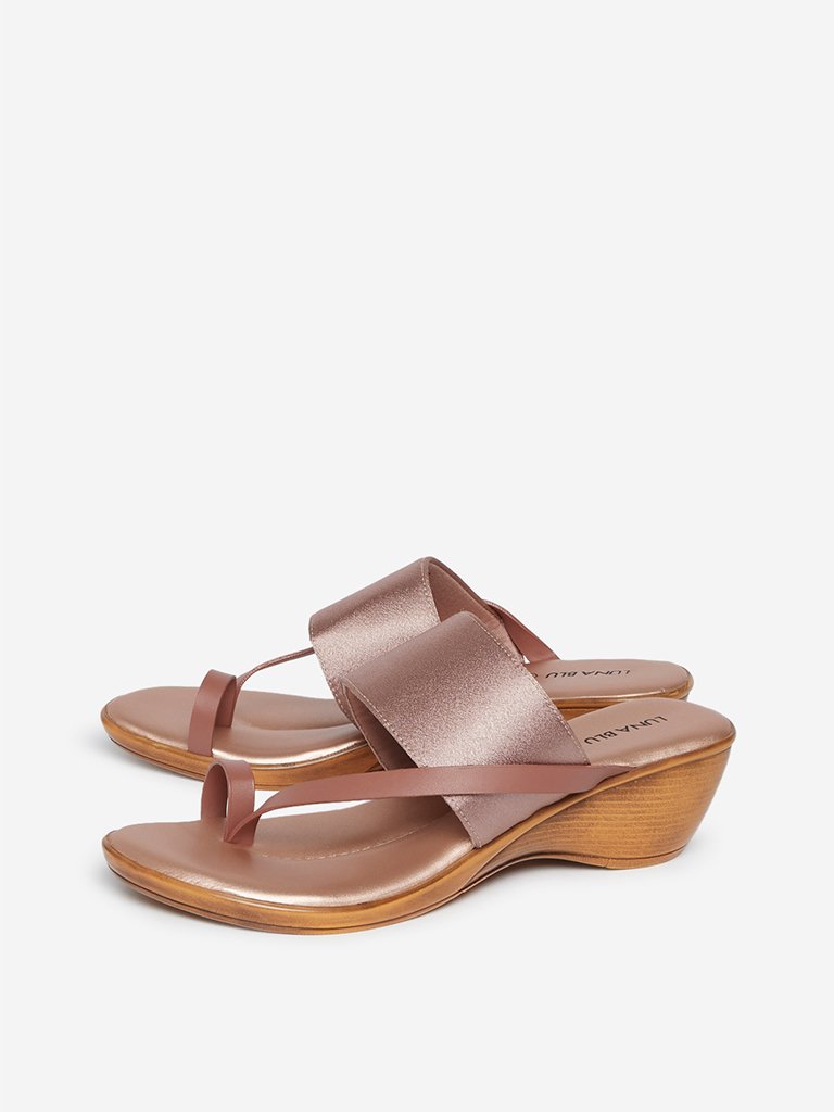 LUNA BLU Rose Gold Toe-Ring Wedge Sandals