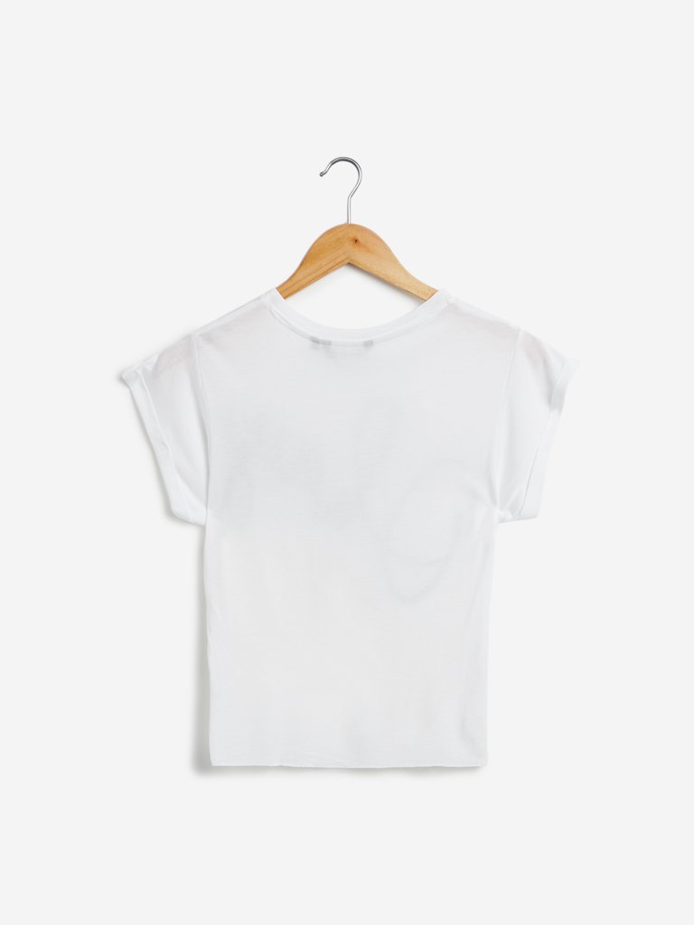Nuon White Text Detail Olix Cropped T-Shirt