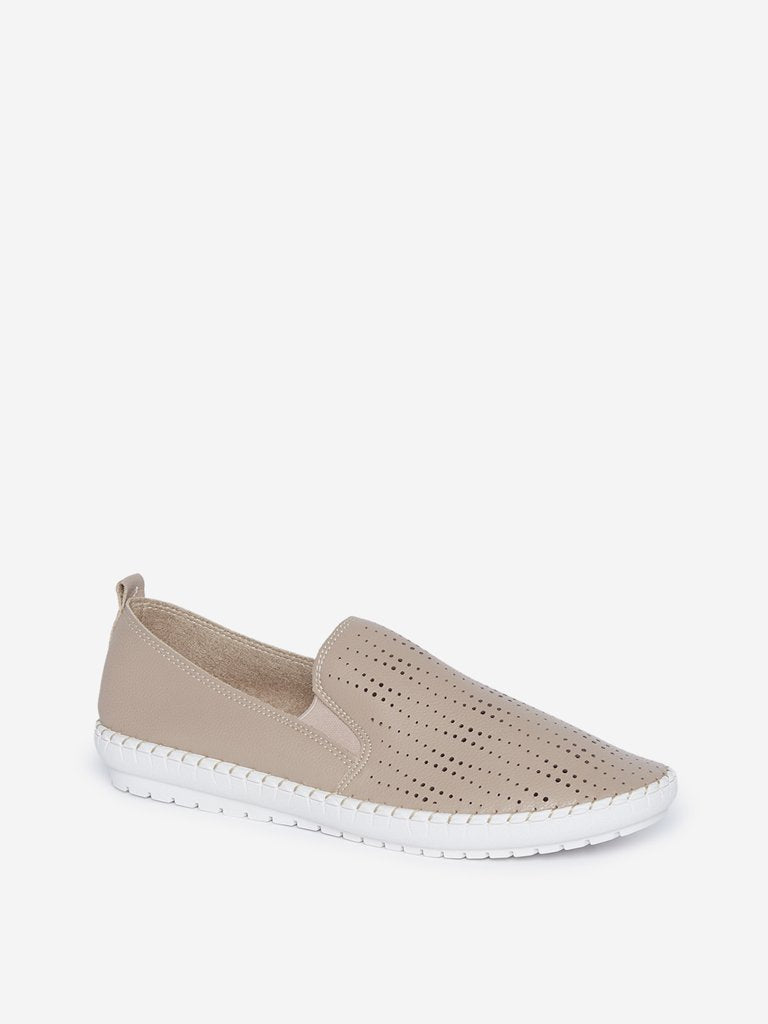 LUNA BLU Beige Cut-Out Detailed Loafers