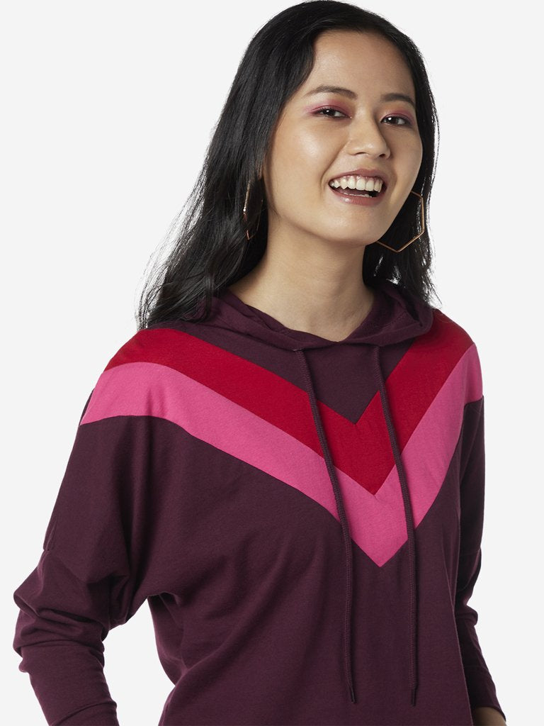 Nuon Wine Hooded Cropped Snowbell T-Shirt