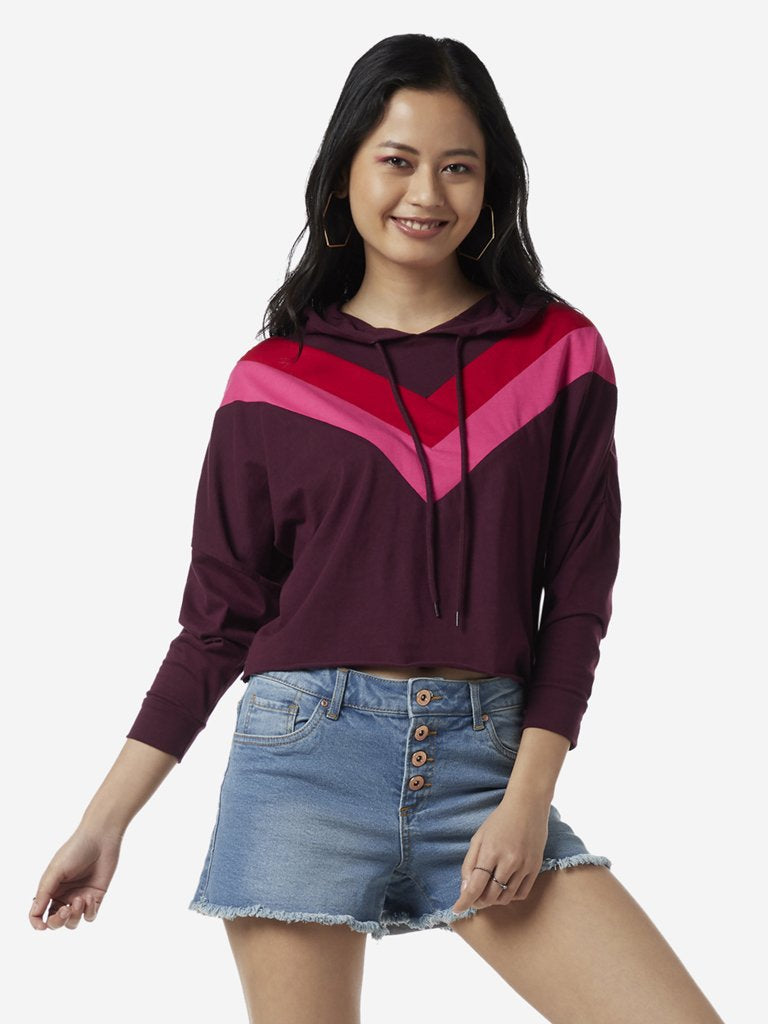 Nuon Wine Hooded Cropped Snowbell T-Shirt