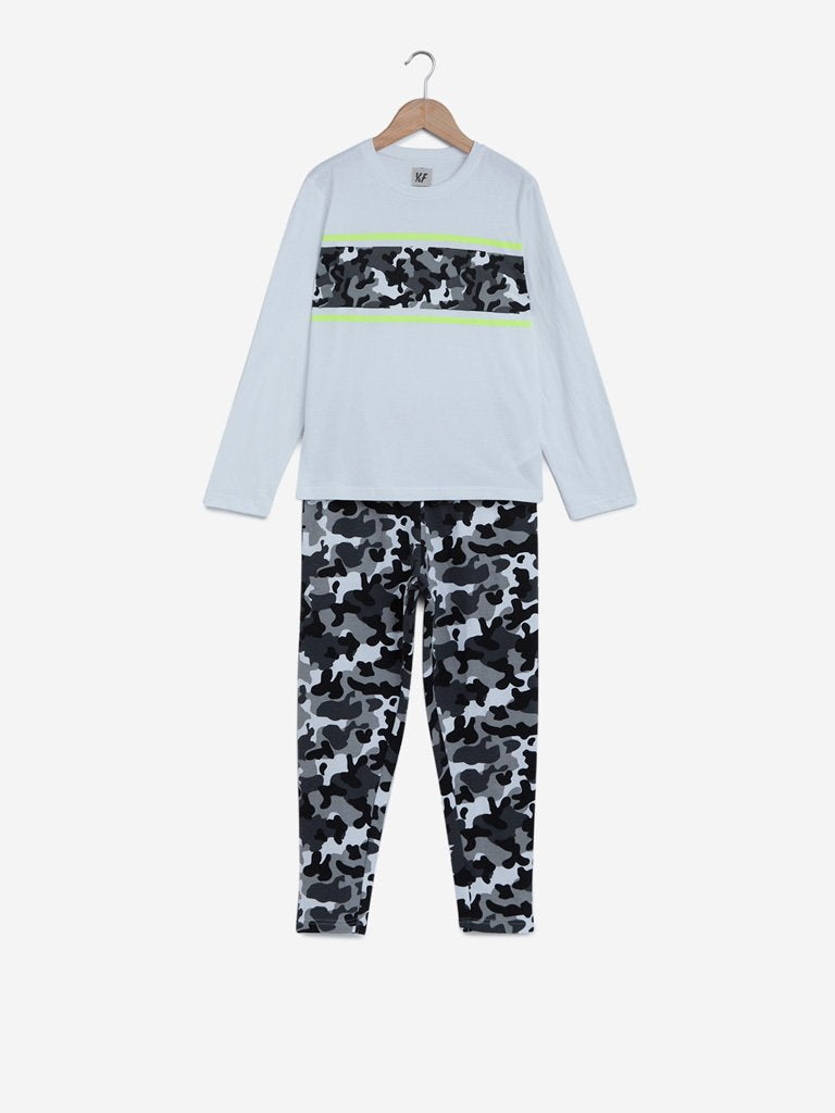 Y&F Kids White T-Shirt And Pyjamas Set