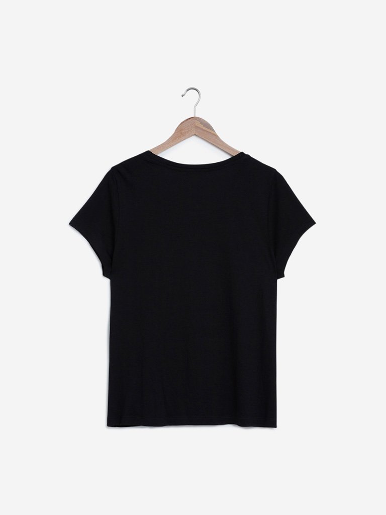 Sassy Soda Curves Black Edna Text Design T-Shirt